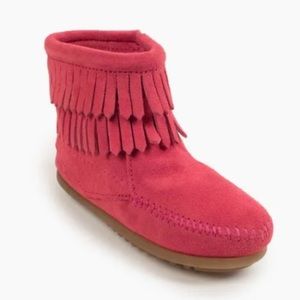 NIB Minnetonka Double Fringe Side Zip Boot